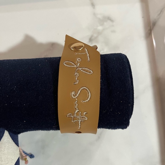 Taylor Swift Love Leather bracelet - Picture 10 of 13